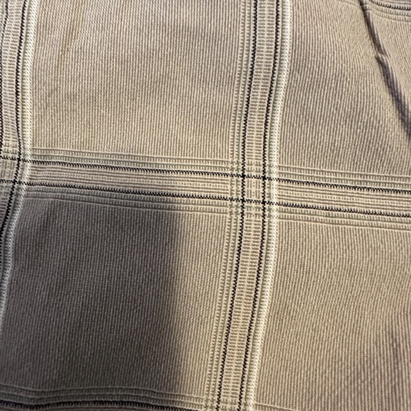 Men's Lululemon Bermudas - Picture 2 of 7